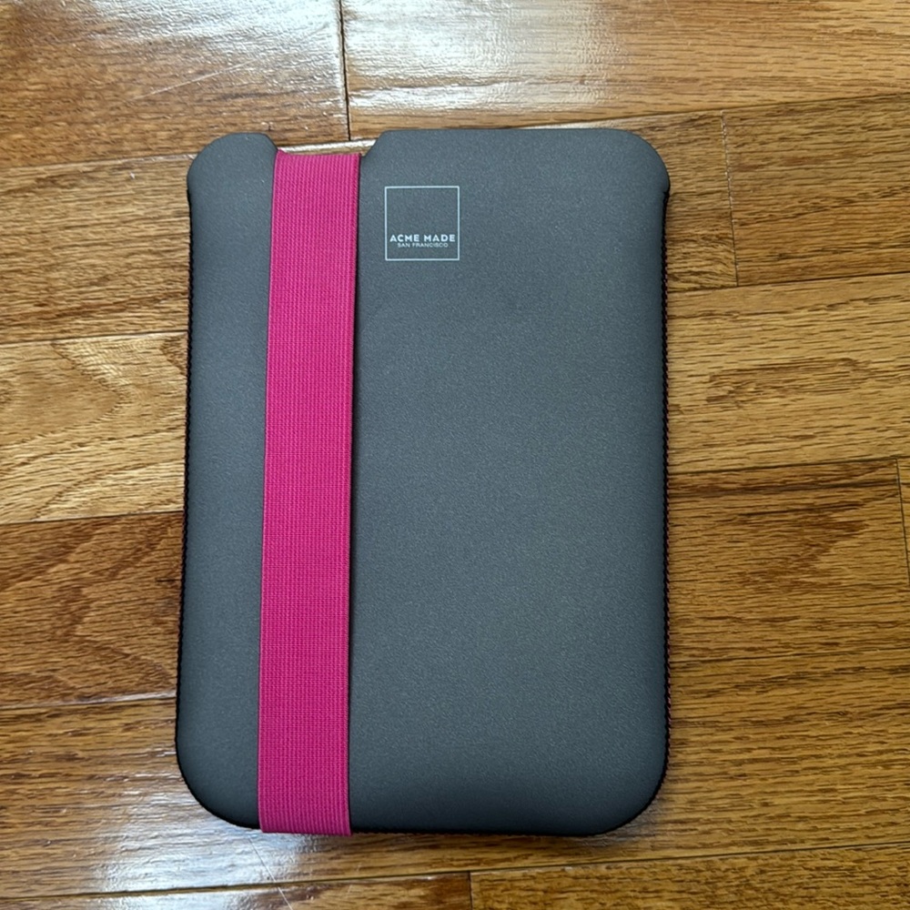 Skinny sleeve iPad mini case